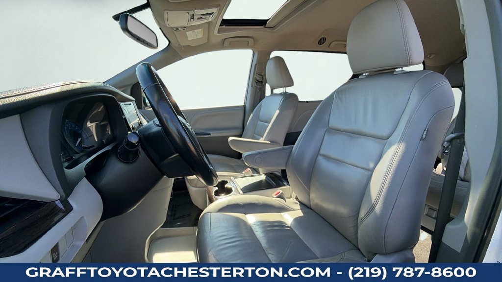 Used 2016 Toyota Sienna XLE FWD image 23