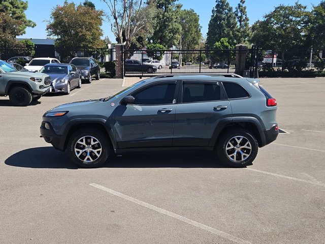 Used 2014 Jeep Cherokee Trailhawk w/ Leather Interior Group AWD/4WD image 9