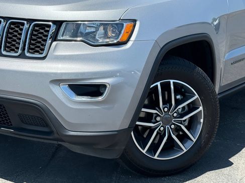 Used 2020 Jeep Grand Cherokee Laredo w/ Laredo X Package RWD image 6
