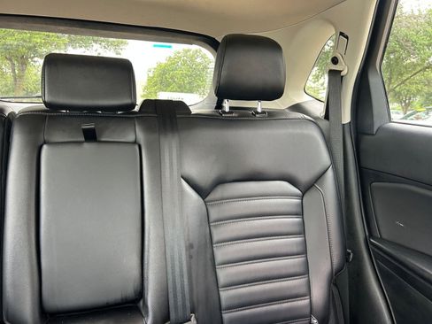 Used 2022 Ford Edge SEL image 37