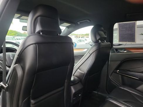 Used 2017 Lincoln MKC Select w/ Select Plus Package FWD image 10