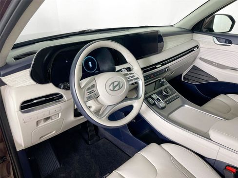 Used 2024 Hyundai Palisade Calligraphy image 24