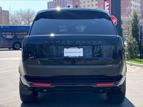 New 2026 Land Rover Range Rover Long Wheelbase SE AWD/4WD image 4
