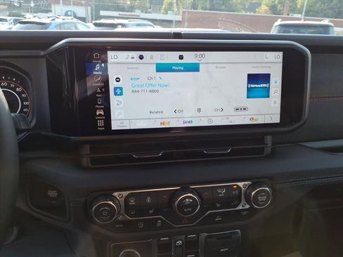 New 2025 Jeep Wrangler Unlimited Rubicon w/ Technology Group image 15