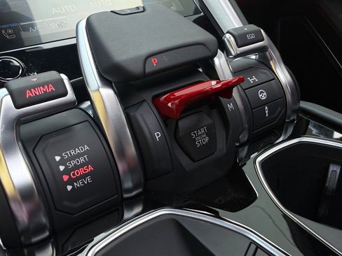 Used 2024 Lamborghini Urus S image 38