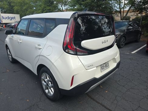 Used 2024 Kia Soul LX w/ Option Group 015 FWD image 5