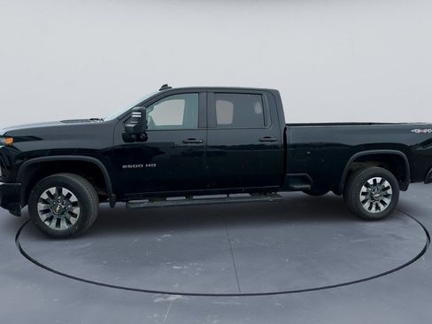 Used 2022 Chevrolet Silverado 2500 Custom image 2