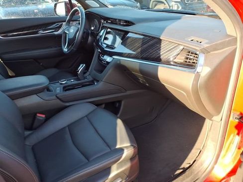 Used 2024 Cadillac XT6 Premium Luxury w/ Technology Package AWD/4WD image 25