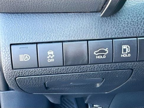 Used 2023 Toyota Camry SE FWD image 13