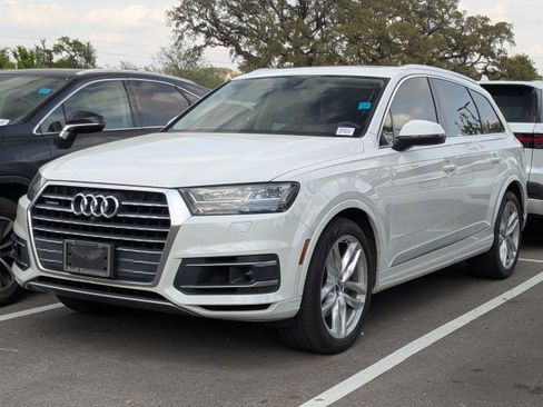Used 2018 Audi Q7 3.0T Prestige image 3