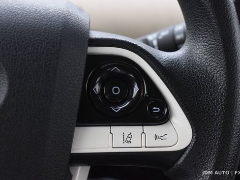 Used 2017 Toyota Prius Two w/ Prius Two Safety Plus Package FWD image 21