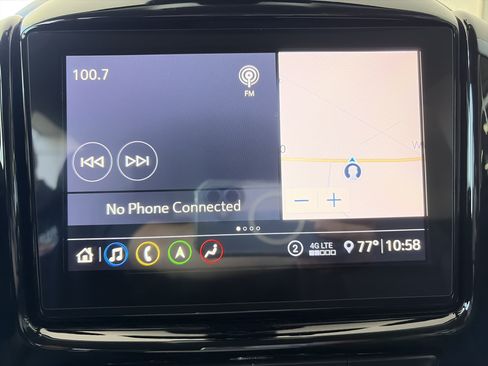 Used 2021 Chevrolet Traverse Premier FWD image 22