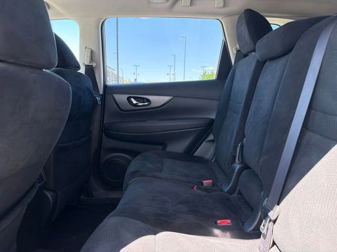 Used 2014 Nissan Rogue SV w/ SV Moonroof Package AWD/4WD image 4
