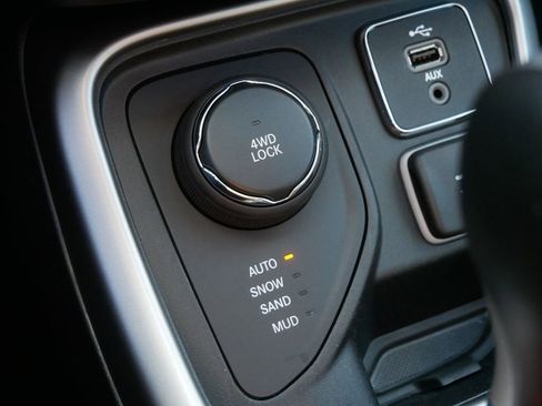 Used 2017 Jeep Compass Latitude w/ Popular Equipment Group image 24