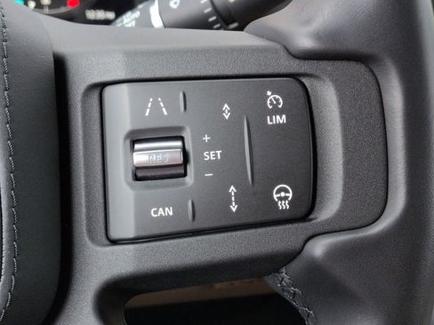 Used 2025 Land Rover Defender 130 X image 17