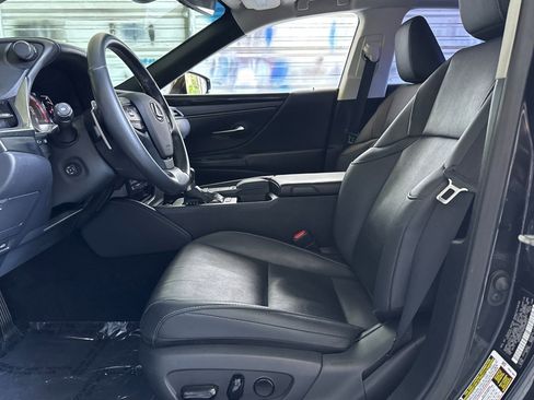 Used 2021 Lexus ES 300h w/ Premium Package image 10