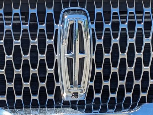 Used 2024 Lincoln Aviator Reserve w/ Elements Package Plus AWD/4WD image 9