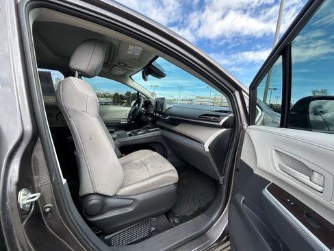 Used 2024 Toyota Sienna LE w/ LE Plus Package AWD/4WD image 34
