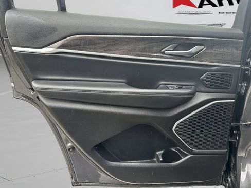 Used 2021 Jeep Grand Cherokee L Limited RWD image 19