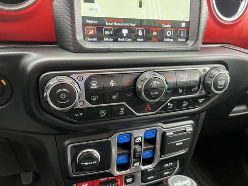 Used 2020 Jeep Wrangler Unlimited Rubicon AWD/4WD image 30