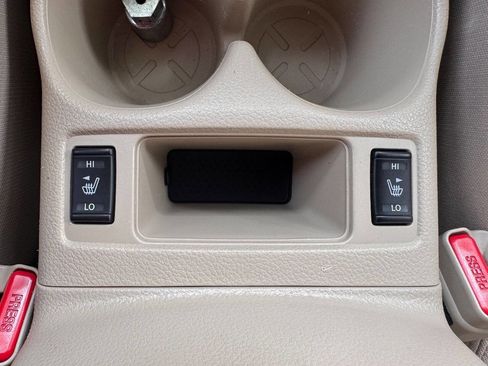 Used 2018 Nissan Rogue SV image 18