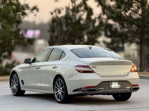 Used 2025 Genesis G70 2.5T image 10