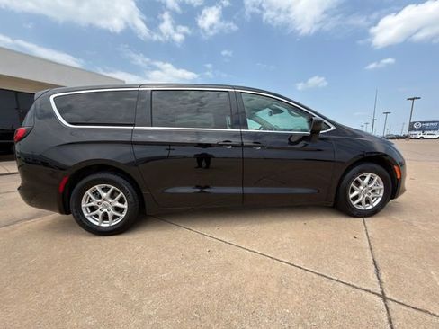 Used 2024 Chrysler Voyager LX FWD image 19