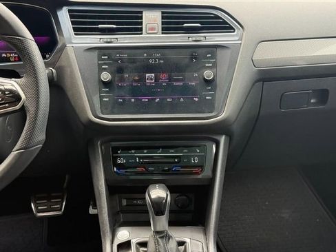 Used 2022 Volkswagen Tiguan SE R-Line AWD/4WD image 14
