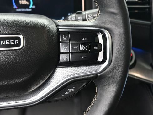 Used 2023 Jeep Grand Wagoneer Base 4D Sport Utility image 31