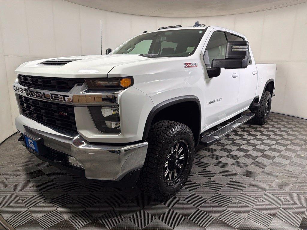 Used 2022 Chevrolet Silverado 3500 LT w/ Convenience Package AWD/4WD image 4