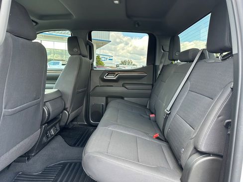 Used 2025 Chevrolet Silverado 1500 LT image 11