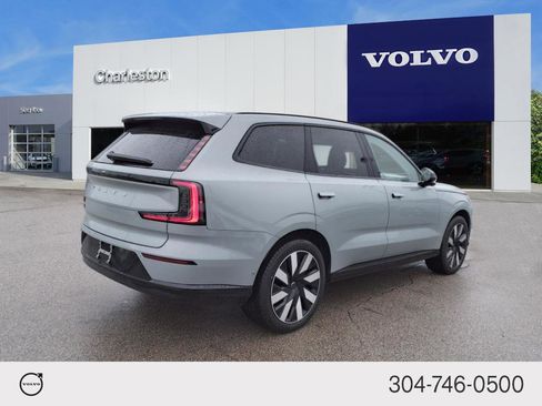 New 2025 Volvo EX90 Ultra image 3