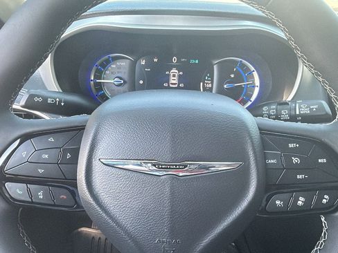 Certified 2023 Chrysler Pacifica Touring-L w/ S Appearance Package FWD image 19