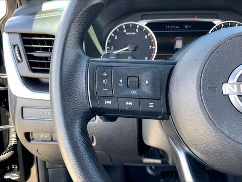 Used 2024 Nissan Rogue S FWD image 23