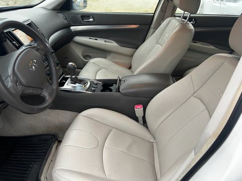 Used 2012 INFINITI G37 x w/ Premium Pkg image 9