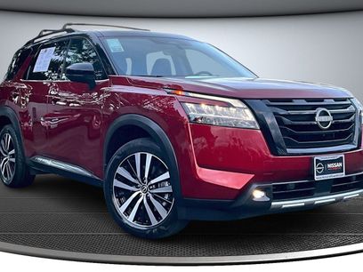Used 2023 Nissan Pathfinder Platinum