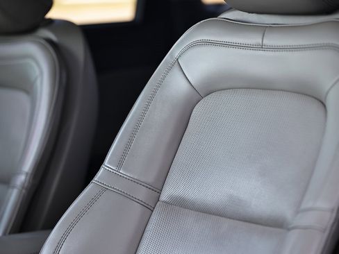 Used 2021 Lincoln Corsair FWD w/ Premium Package image 20