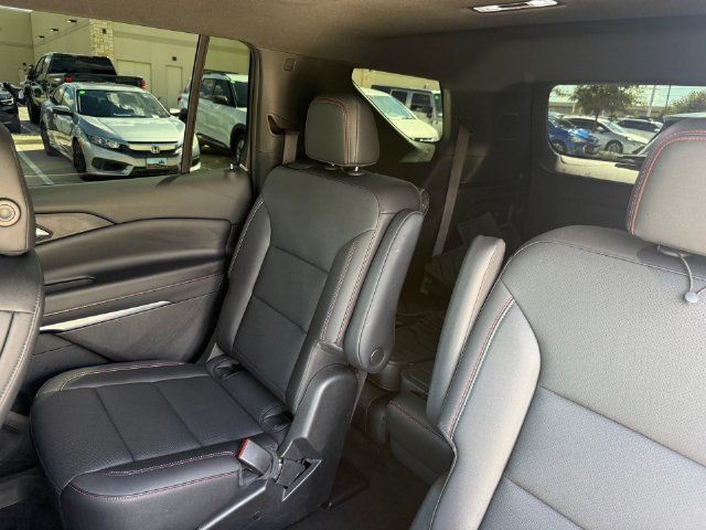 Used 2026 Chevrolet Traverse Z71 AWD/4WD image 28