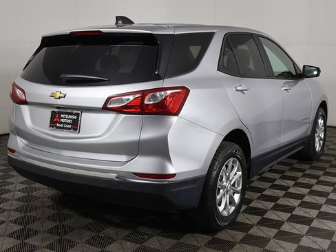 Used 2020 Chevrolet Equinox LS w/ LS Convenience Package FWD image 7