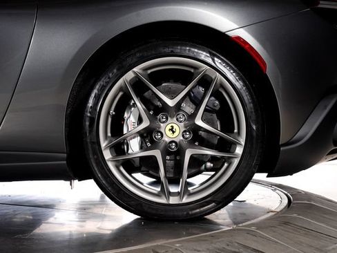Used 2026 Ferrari Roma Spider RWD image 18