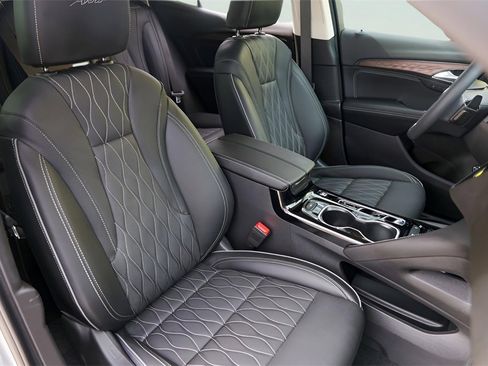 Used 2023 Buick Envision Avenir image 34