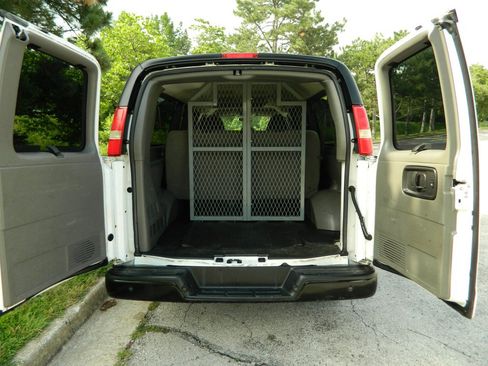 Used 2014 Chevrolet Express 3500 LS w/ Cold Climate Package RWD image 9
