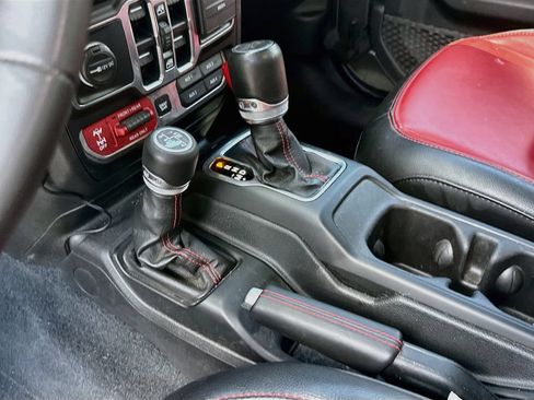 Used 2023 Jeep Wrangler Unlimited Rubicon 4xe AWD/4WD image 18