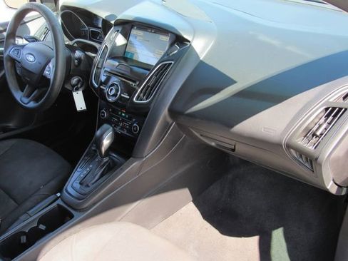 Used 2018 Ford Focus SEL image 9
