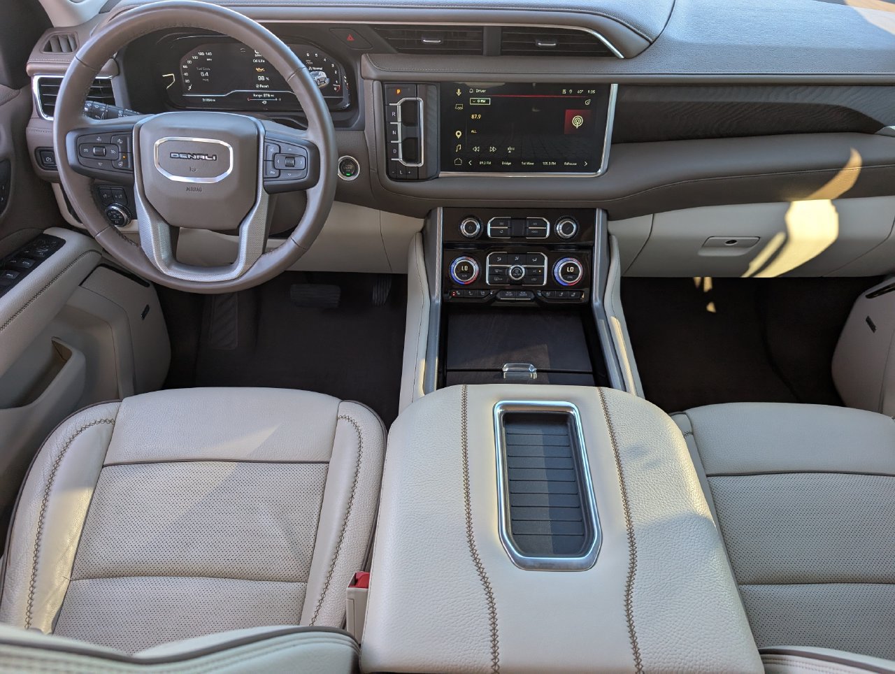 Used 2024 GMC Yukon Denali RWD image 9
