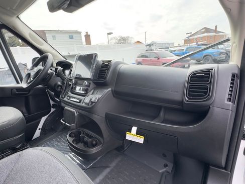 Used 2025 RAM ProMaster 2500 w/ Premium Convenience Group image 19