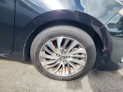 Used 2019 Toyota Corolla XLE FWD image 7