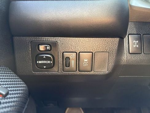 Used 2015 Toyota RAV4 XLE AWD/4WD image 13