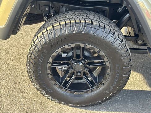 Used 2020 Jeep Gladiator Sport w/ Quick Order Package 24S image 30