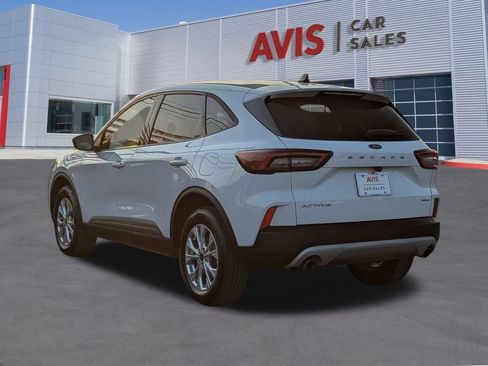 Used 2025 Ford Escape Active image 3